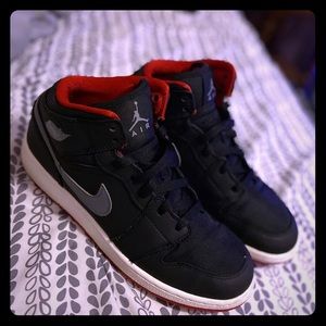 Jordan retro 1s mid black cool greys